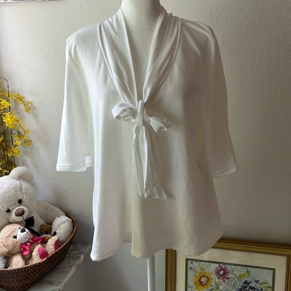 Eri & Ali Soft White 3/4 Sleeve Tie-Front Blouse - Picture 1 of 11